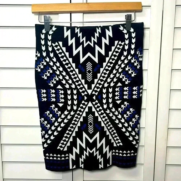 H&M Divided Aztec Print Pull On Stretch Pencil Skirt Size S Black, White & Blue - Picture 1 of 7